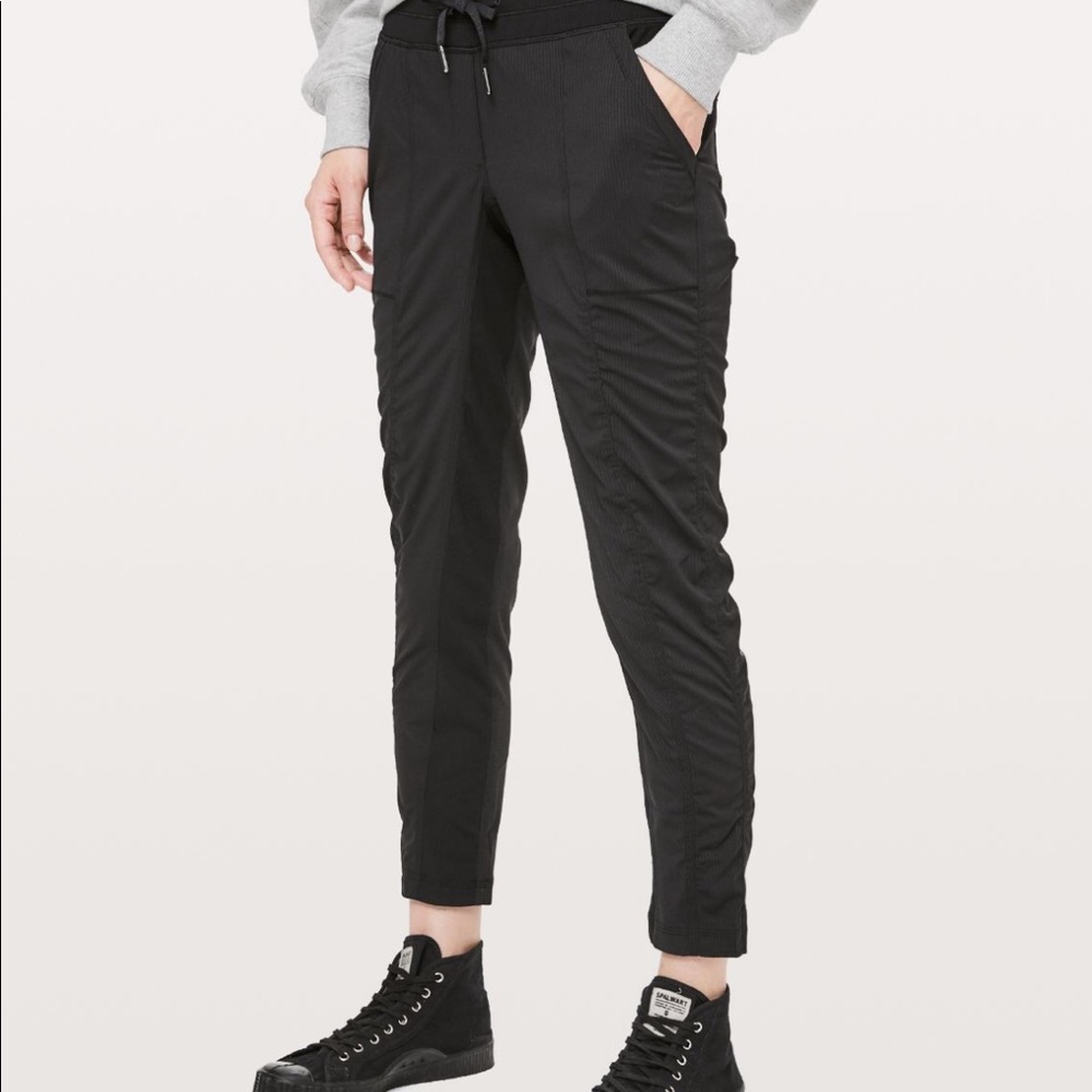 lululemon street to studio pant size 4